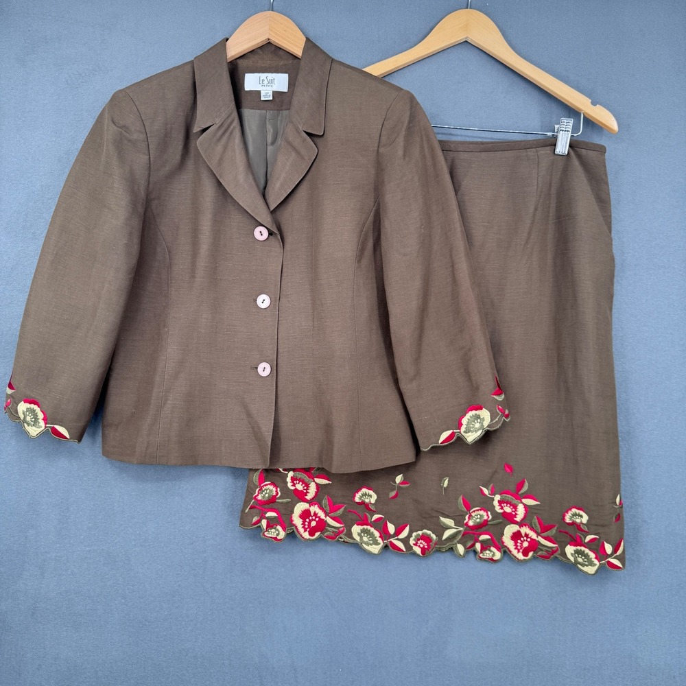 Le Suit Skirt Suit Set Petite 12P Brown Floral Embroidered Scalloped Office Core